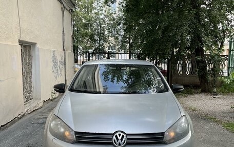 Volkswagen Golf VI, 2011 год, 600 000 рублей, 1 фотография