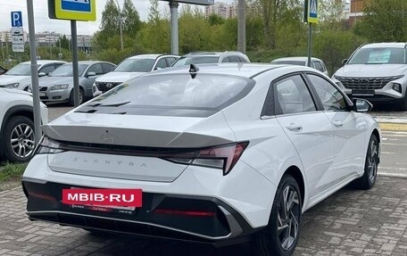 Hyundai Elantra, 2024 год, 2 400 000 рублей, 6 фотография