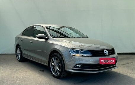 Volkswagen Jetta VI, 2018 год, 1 740 000 рублей, 2 фотография