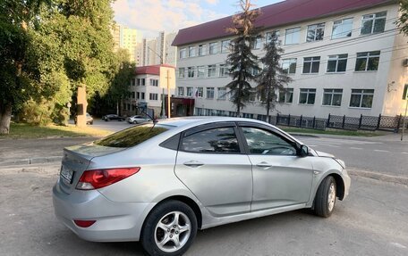 Hyundai Solaris II рестайлинг, 2014 год, 590 000 рублей, 3 фотография