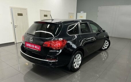 Opel Astra J, 2014 год, 945 000 рублей, 2 фотография