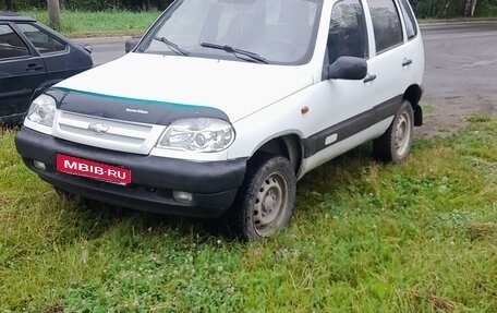 Chevrolet Niva I рестайлинг, 2003 год, 250 000 рублей, 1 фотография