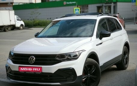 Volkswagen Tiguan II, 2021 год, 3 680 000 рублей, 1 фотография