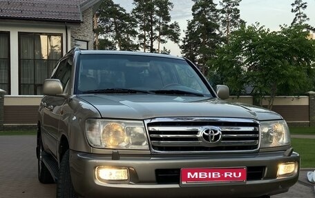 Toyota Land Cruiser 100 рестайлинг 2, 2007 год, 2 600 000 рублей, 1 фотография