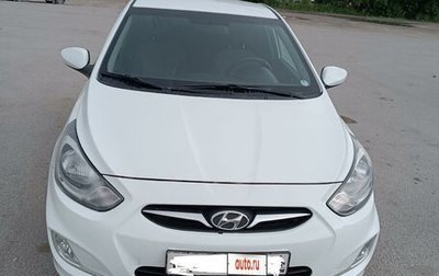 Hyundai Solaris II рестайлинг, 2014 год, 900 000 рублей, 1 фотография