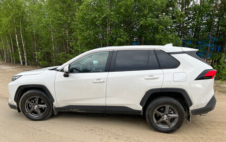 Toyota RAV4, 2020 год, 3 300 000 рублей, 2 фотография