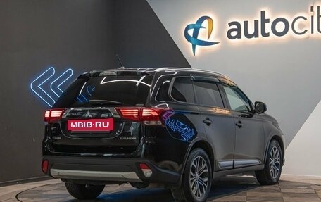 Mitsubishi Outlander III рестайлинг 3, 2015 год, 2 050 000 рублей, 8 фотография