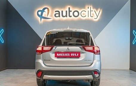 Mitsubishi Outlander III рестайлинг 3, 2017 год, 2 132 000 рублей, 7 фотография