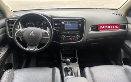 Mitsubishi Outlander III рестайлинг 3, 2014 год, 1 850 000 рублей, 9 фотография