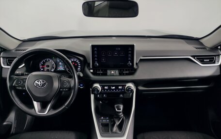 Toyota RAV4, 2019 год, 3 199 000 рублей, 14 фотография