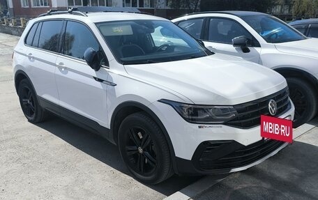 Volkswagen Tiguan II, 2021 год, 3 680 000 рублей, 3 фотография