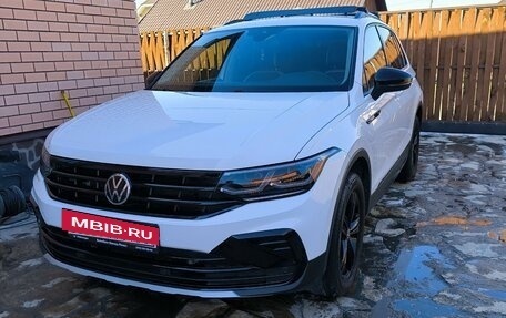 Volkswagen Tiguan II, 2021 год, 3 680 000 рублей, 7 фотография