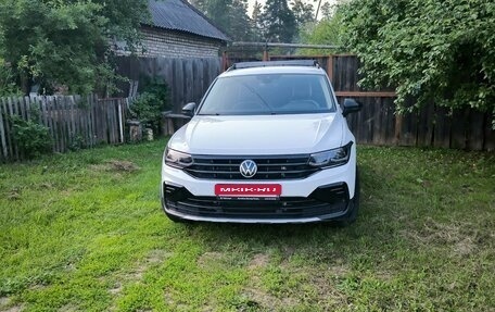 Volkswagen Tiguan II, 2021 год, 3 680 000 рублей, 9 фотография