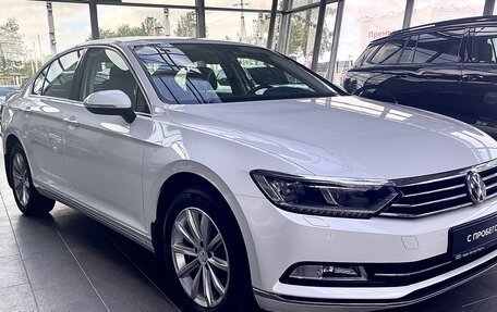 Volkswagen Passat B8 рестайлинг, 2018 год, 2 990 000 рублей, 3 фотография