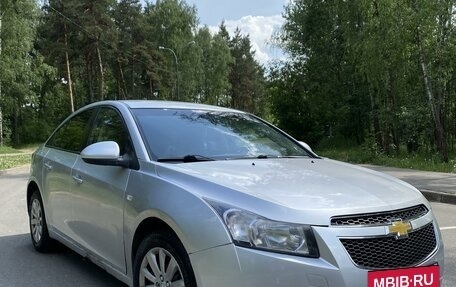 Chevrolet Cruze II, 2011 год, 740 000 рублей, 3 фотография