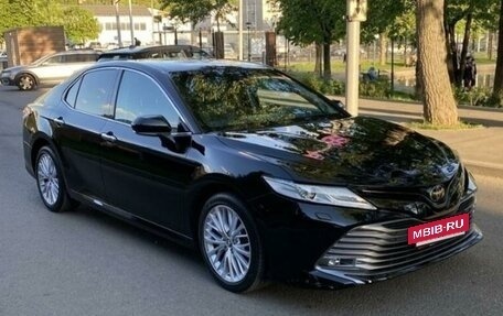 Toyota Camry, 2018 год, 2 830 000 рублей, 2 фотография