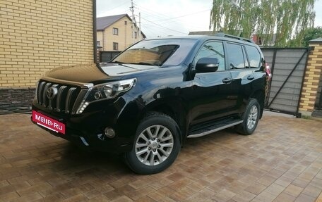 Toyota Land Cruiser Prado 150 рестайлинг 2, 2015 год, 3 350 000 рублей, 4 фотография