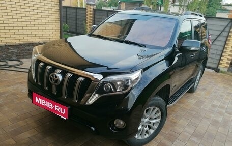 Toyota Land Cruiser Prado 150 рестайлинг 2, 2015 год, 3 350 000 рублей, 9 фотография