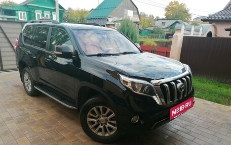 Toyota Land Cruiser Prado 150 рестайлинг 2, 2015 год, 3 350 000 рублей, 6 фотография