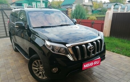 Toyota Land Cruiser Prado 150 рестайлинг 2, 2015 год, 3 350 000 рублей, 8 фотография