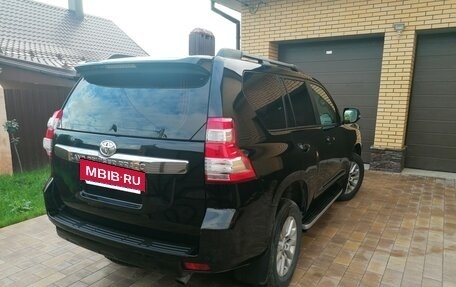 Toyota Land Cruiser Prado 150 рестайлинг 2, 2015 год, 3 350 000 рублей, 17 фотография