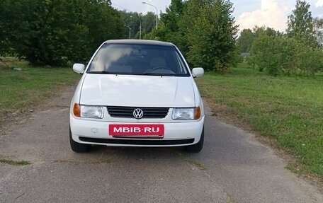 Volkswagen Polo III рестайлинг, 1999 год, 235 000 рублей, 2 фотография