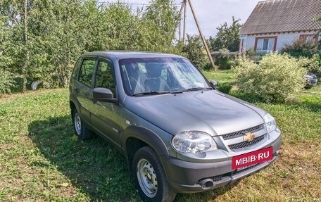 Chevrolet Niva I рестайлинг, 2018 год, 900 000 рублей, 4 фотография