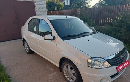 Renault Logan I, 2013 год, 880 000 рублей, 4 фотография