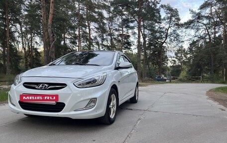 Hyundai Solaris II рестайлинг, 2013 год, 620 000 рублей, 2 фотография