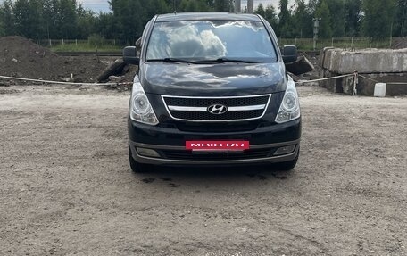 Hyundai H-1 II рестайлинг, 2011 год, 1 700 000 рублей, 4 фотография