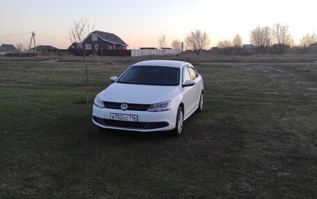 Volkswagen Jetta VI, 2014 год, 820 000 рублей, 3 фотография