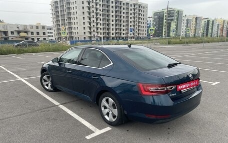 Skoda Superb III рестайлинг, 2017 год, 1 900 000 рублей, 6 фотография