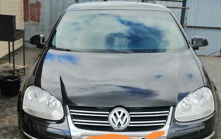 Volkswagen Jetta VI, 2010 год, 825 000 рублей, 1 фотография