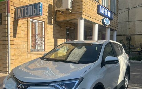 Toyota RAV4, 2016 год, 2 200 000 рублей, 2 фотография