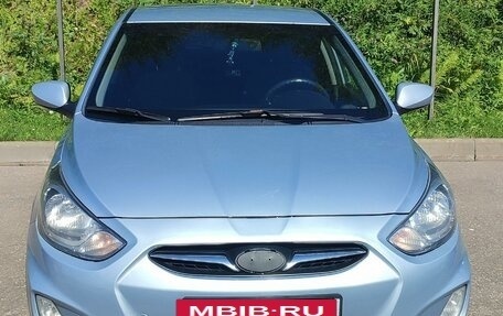 Hyundai Solaris II рестайлинг, 2012 год, 900 000 рублей, 2 фотография