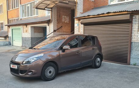 Renault Scenic III, 2010 год, 860 000 рублей, 3 фотография