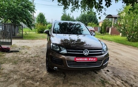 Volkswagen Touareg III, 2011 год, 2 490 000 рублей, 4 фотография