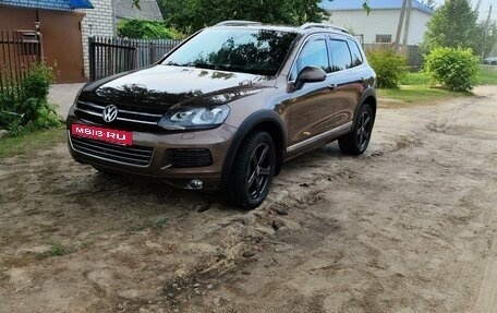 Volkswagen Touareg III, 2011 год, 2 490 000 рублей, 2 фотография