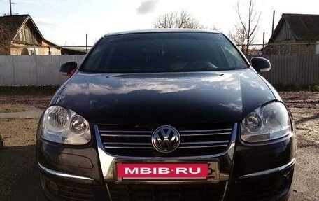 Volkswagen Jetta VI, 2010 год, 825 000 рублей, 2 фотография