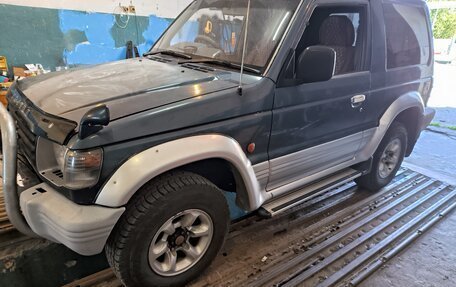 Mitsubishi Pajero III рестайлинг, 1994 год, 700 000 рублей, 3 фотография