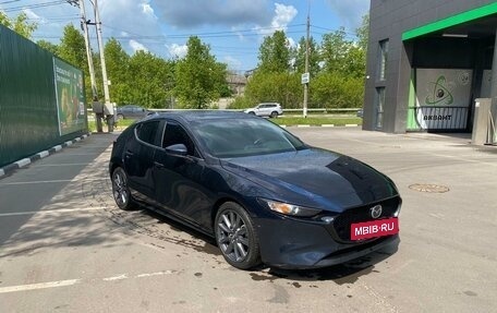 Mazda 3, 2020 год, 1 940 000 рублей, 2 фотография