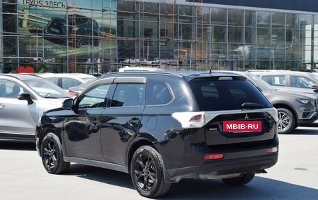 Mitsubishi Outlander III рестайлинг 3, 2014 год, 1 697 000 рублей, 4 фотография