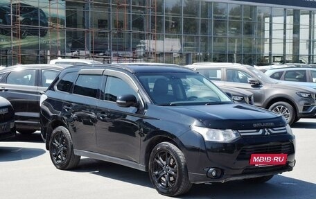 Mitsubishi Outlander III рестайлинг 3, 2014 год, 1 697 000 рублей, 2 фотография