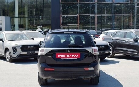 Mitsubishi Outlander III рестайлинг 3, 2014 год, 1 697 000 рублей, 8 фотография