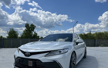 Toyota Camry, 2018 год, 3 100 000 рублей, 2 фотография