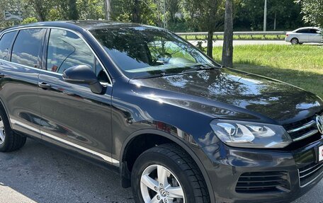 Volkswagen Touareg III, 2011 год, 2 099 000 рублей, 1 фотография