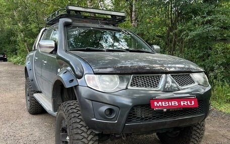 Mitsubishi L200 IV рестайлинг, 2012 год, 1 490 000 рублей, 2 фотография