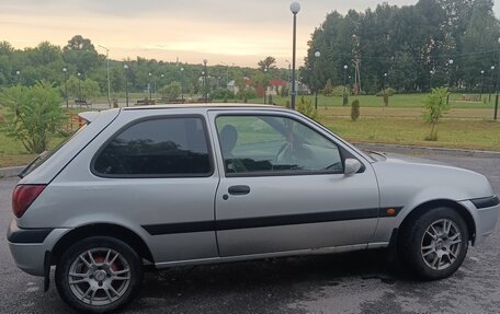 Ford Fiesta, 2001 год, 130 000 рублей, 3 фотография