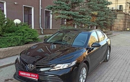 Toyota Camry, 2019 год, 3 200 000 рублей, 7 фотография