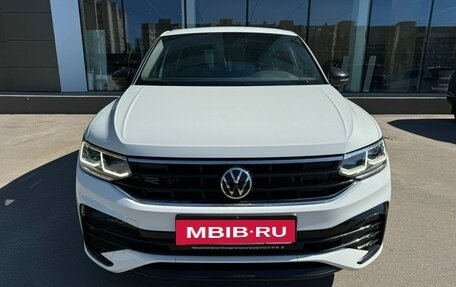 Volkswagen Tiguan II, 2021 год, 4 300 000 рублей, 2 фотография